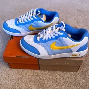 Nike Women’s Approach